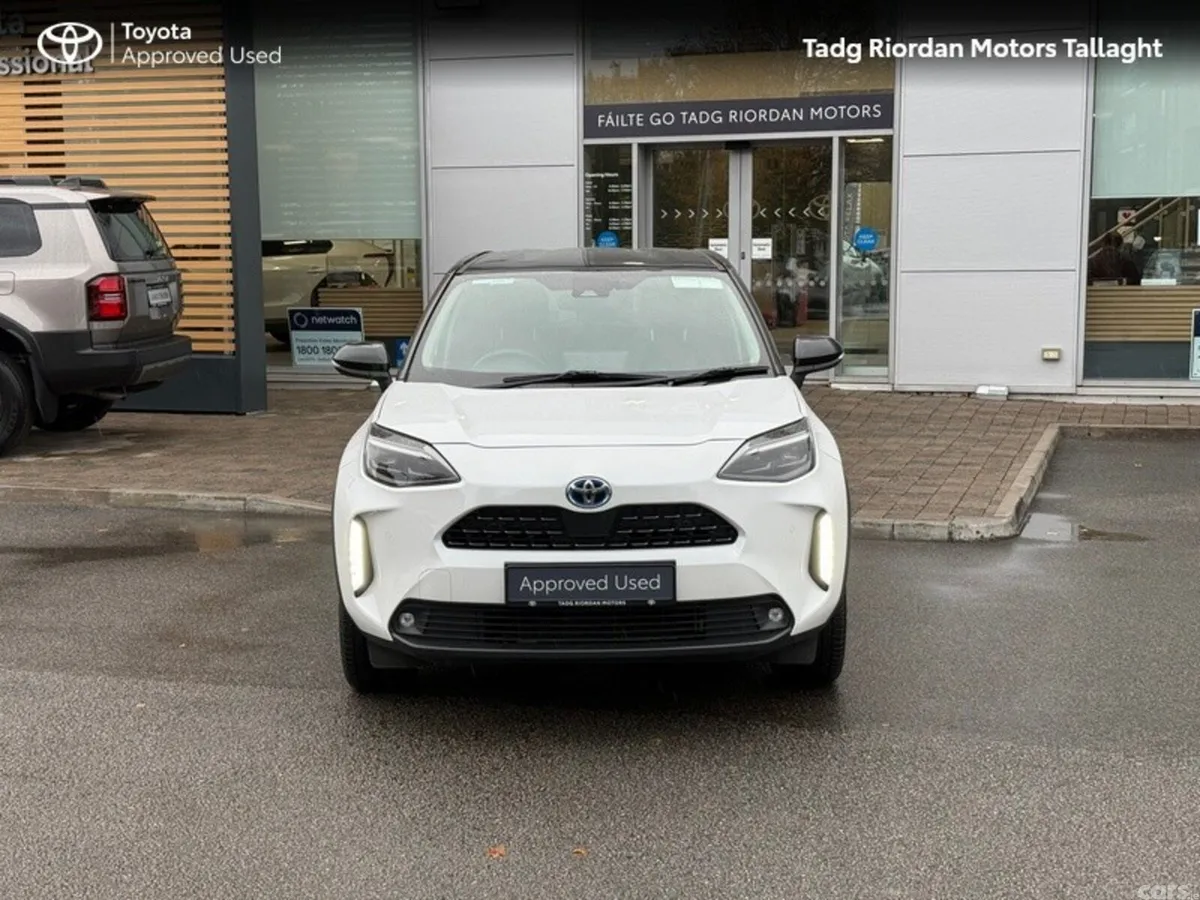 Toyota Yaris Cross Hatchback, Petrol Hybrid, 2024, White