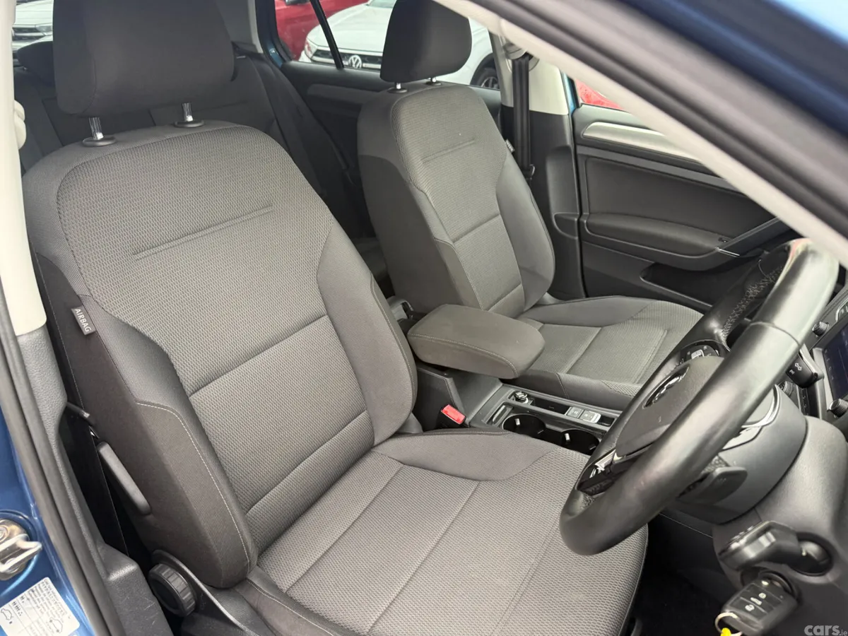 Volkswagen Golf Hatchback, Petrol, 2015, Blue