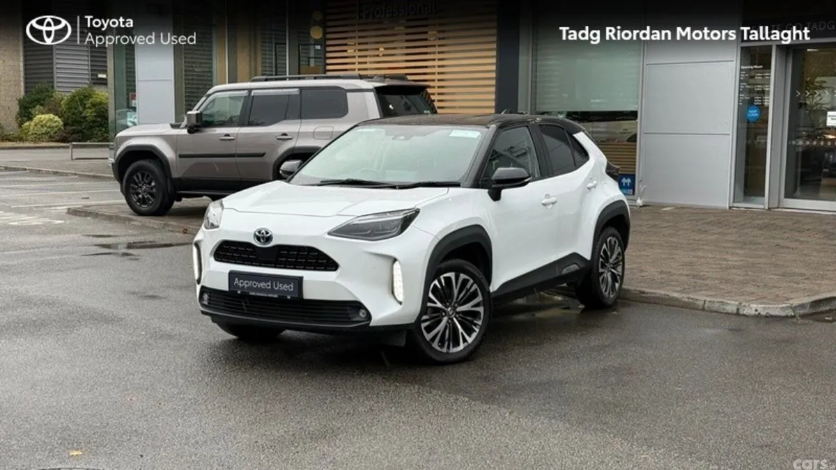 Toyota Yaris Cross Hatchback, Petrol Hybrid, 2024, White
