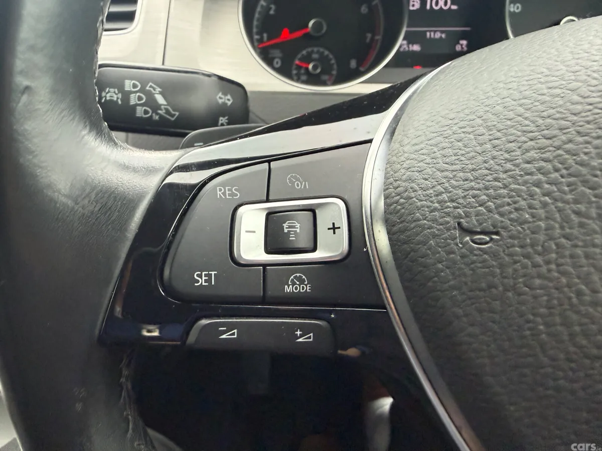 Volkswagen Golf Hatchback, Petrol, 2015, Blue