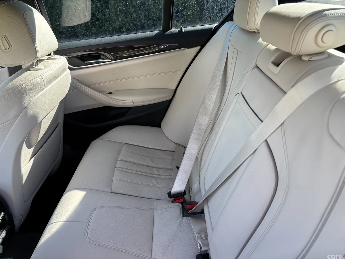 BMW 5-Series Hatchback, Petrol Hybrid, 2017, Black