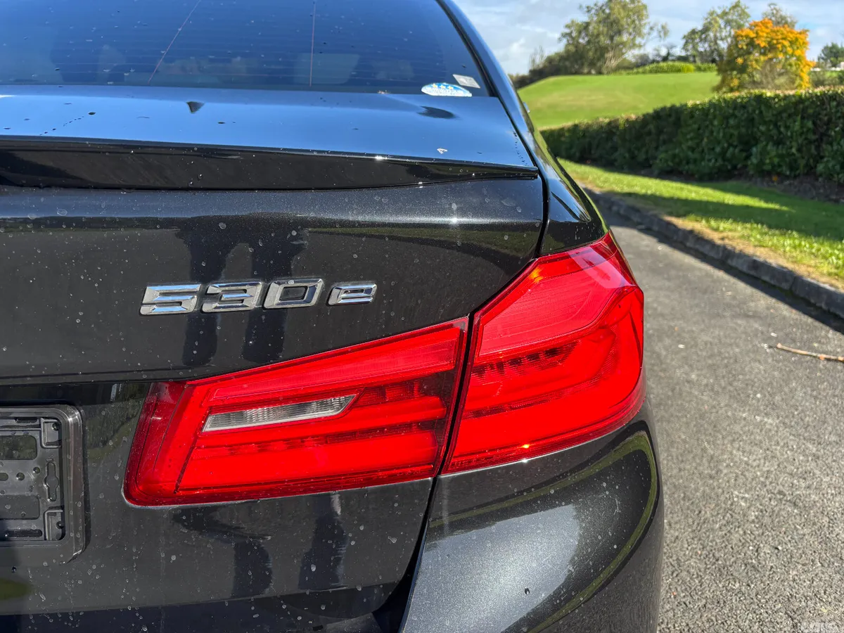 BMW 5-Series Hatchback, Petrol Hybrid, 2017, Black