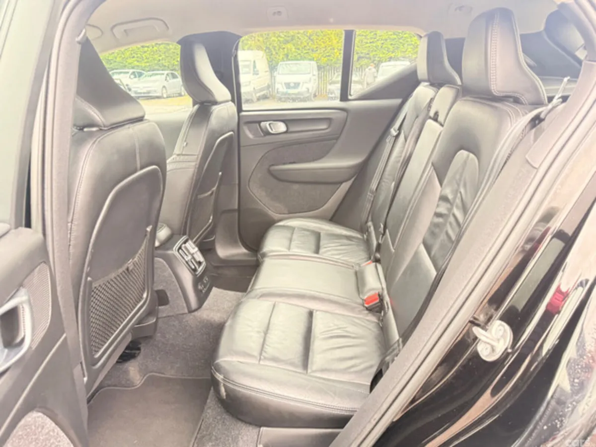 Volvo XC40 Estate, Petrol Plug-in Hybrid, 2023, Black
