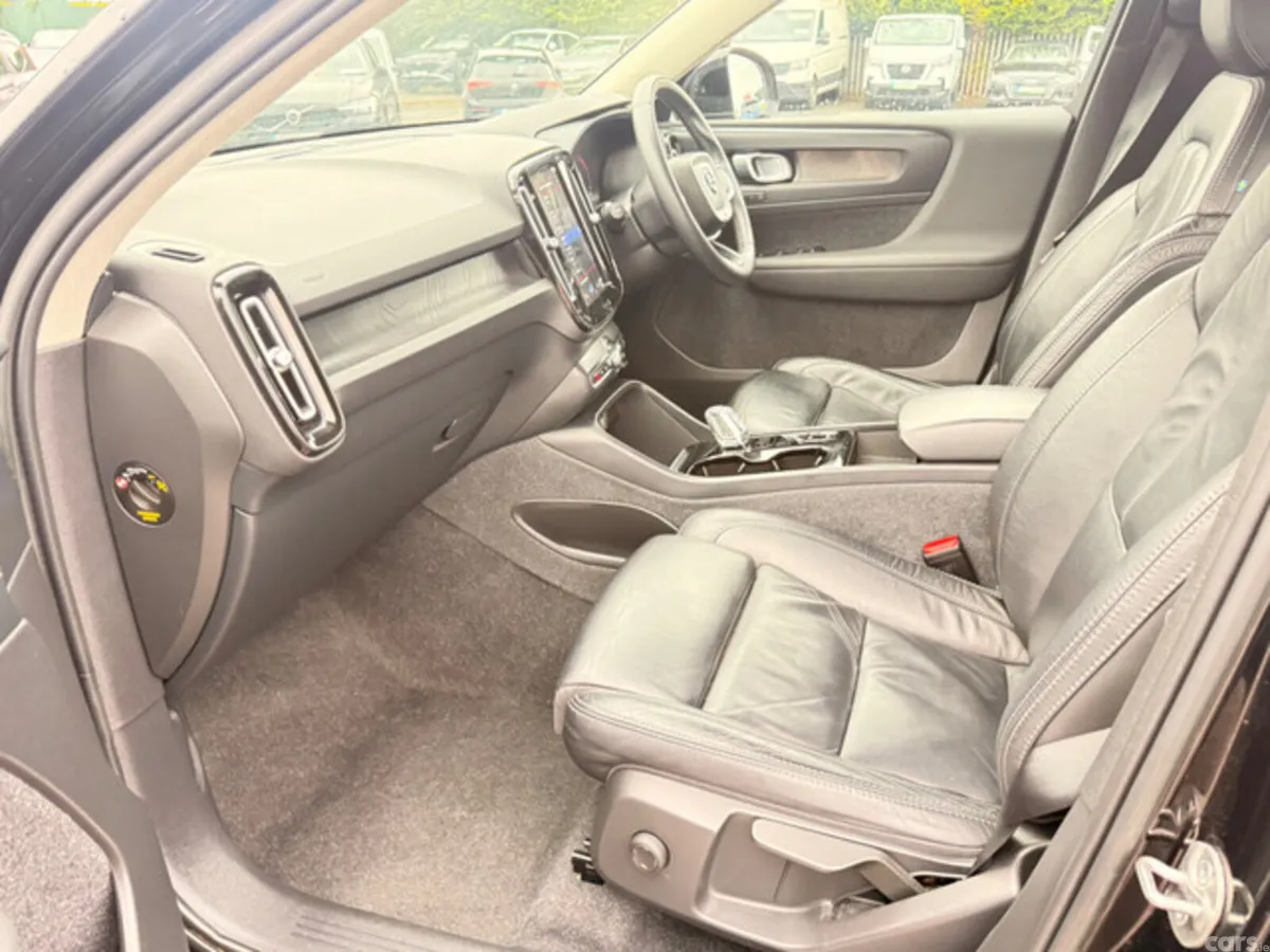 Volvo XC40 Estate, Petrol Plug-in Hybrid, 2023, Black