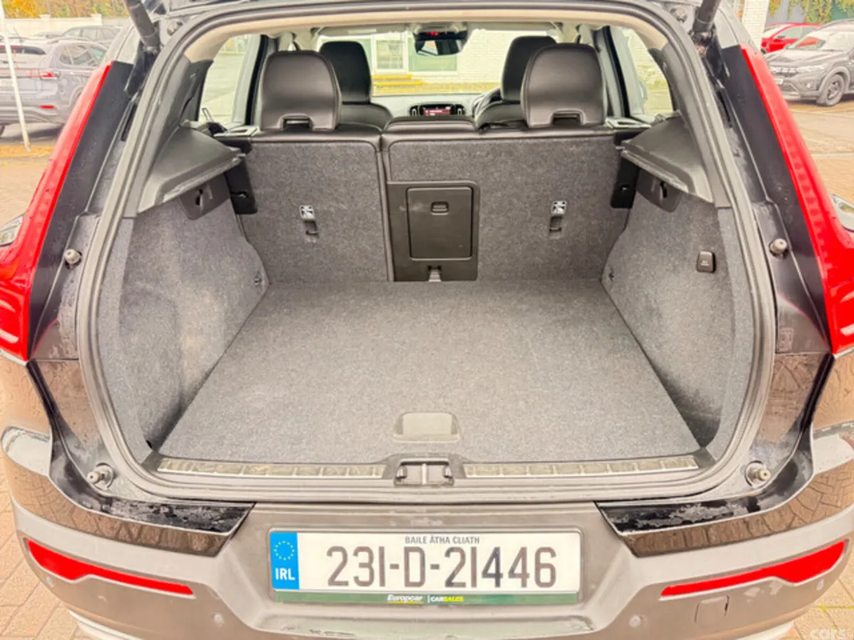 Volvo XC40 Estate, Petrol Plug-in Hybrid, 2023, Black