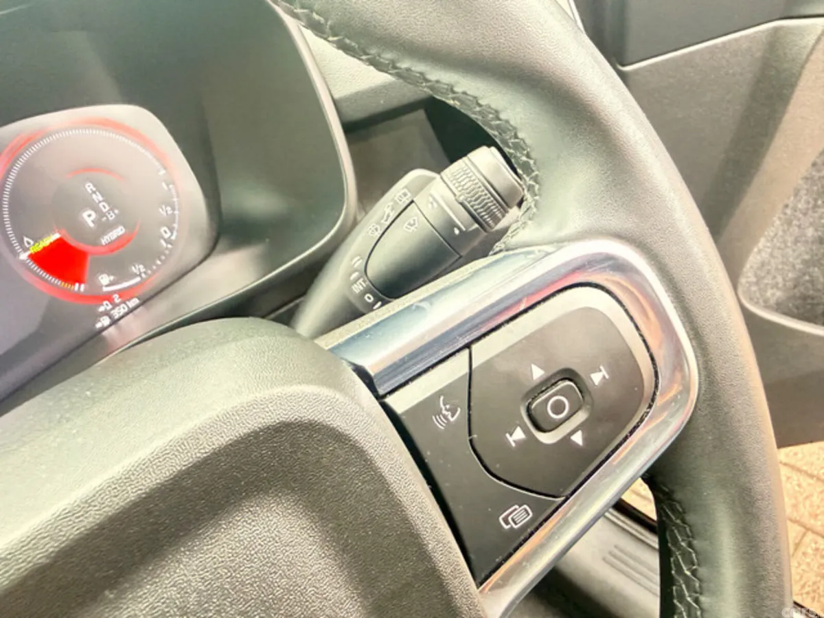Volvo XC40 Estate, Petrol Plug-in Hybrid, 2023, Black