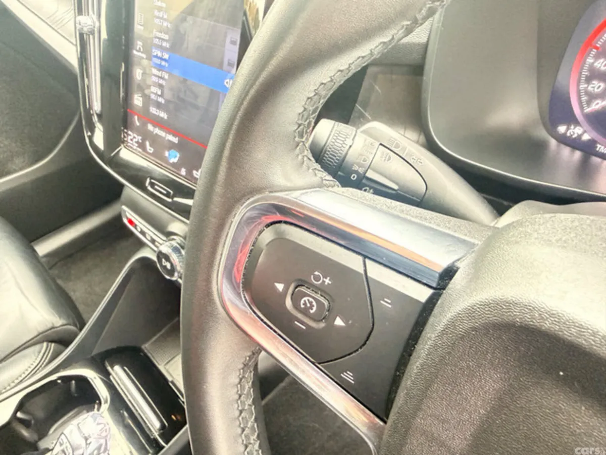 Volvo XC40 Estate, Petrol Plug-in Hybrid, 2023, Black
