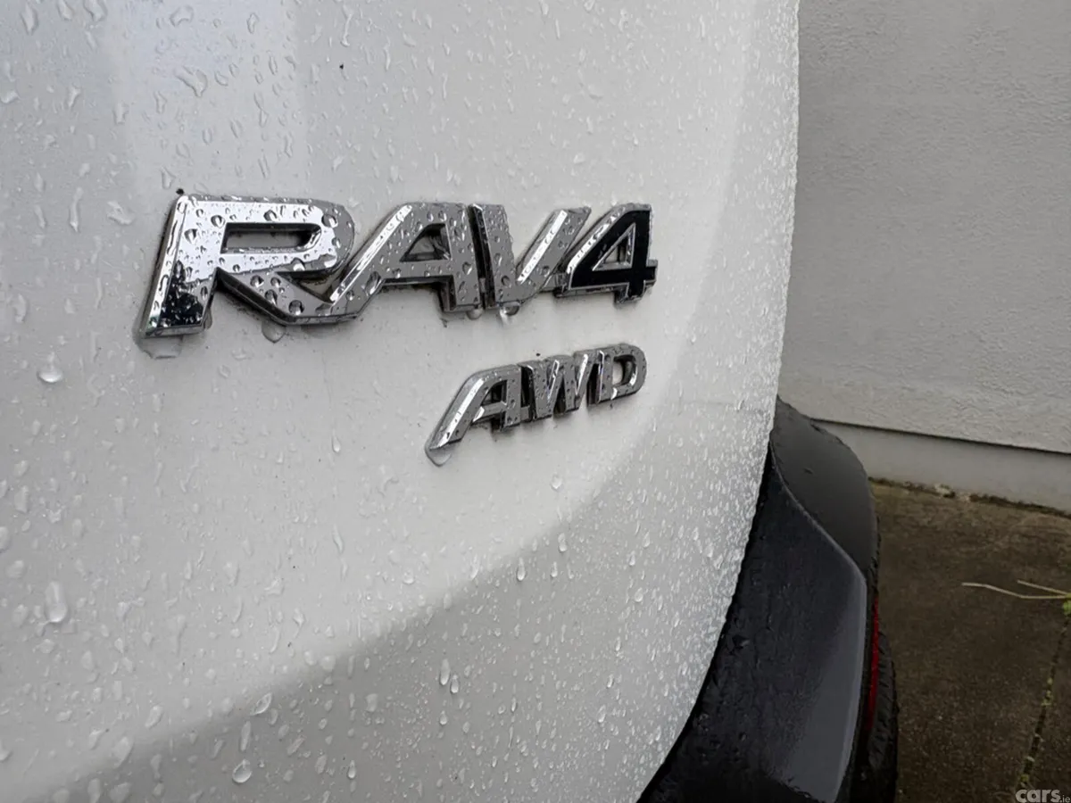 Toyota RAV4 SUV, Diesel, 2014, White