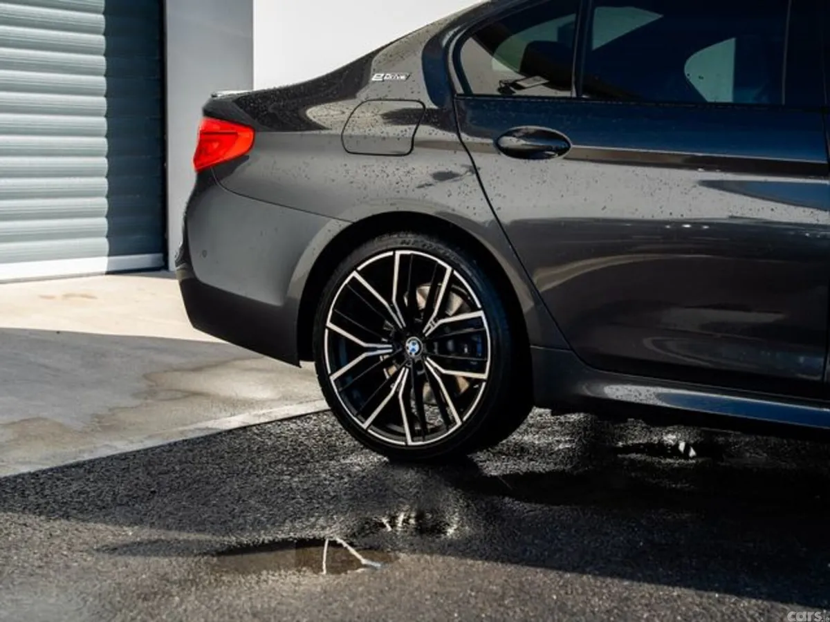 BMW 5-Series Saloon, Petrol Plug-in Hybrid, 2018, Grey