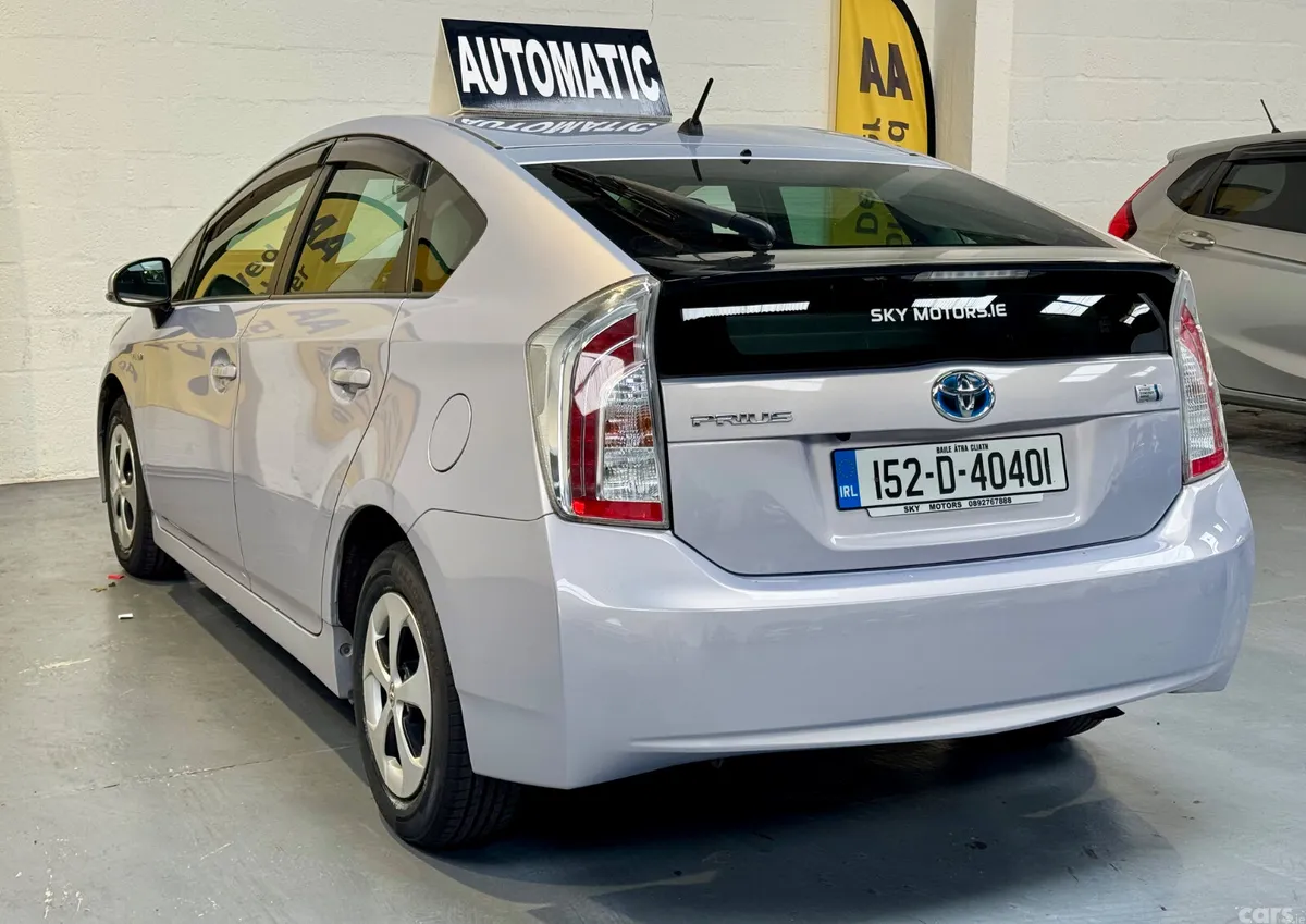 Toyota Prius Hatchback, Petrol Hybrid, 2015, Blue