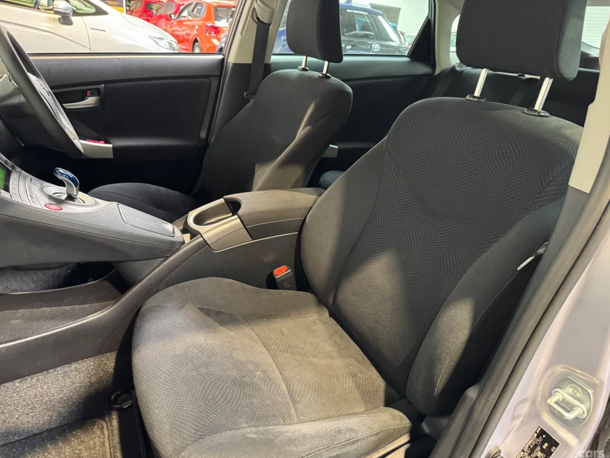 Toyota Prius Hatchback, Petrol Hybrid, 2015, Blue
