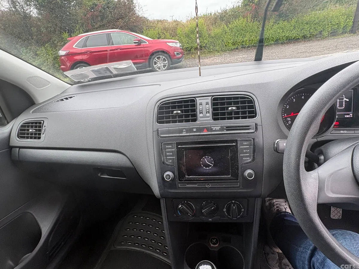 Volkswagen Polo Hatchback, Petrol, 2015, Silver
