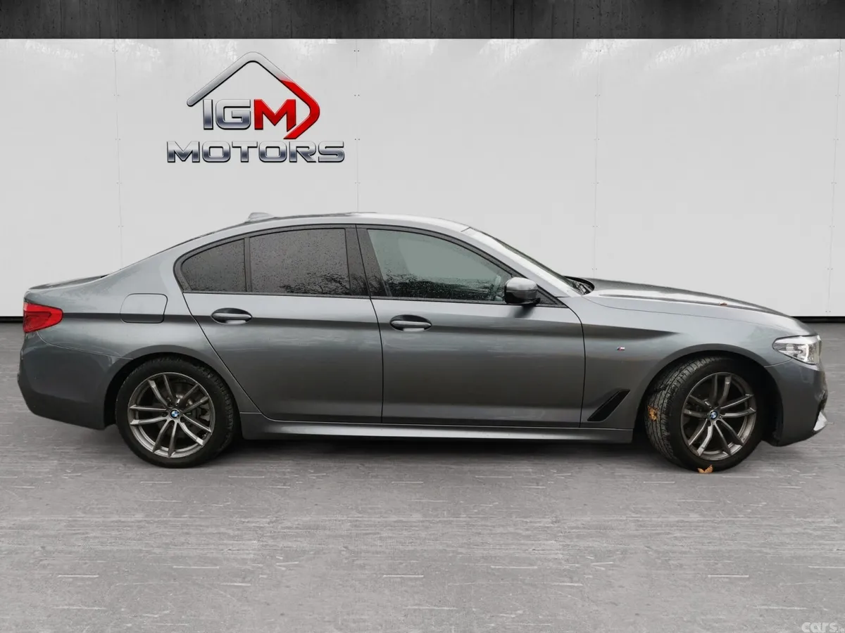 BMW 5-Series Saloon, Petrol, 2019, Blue