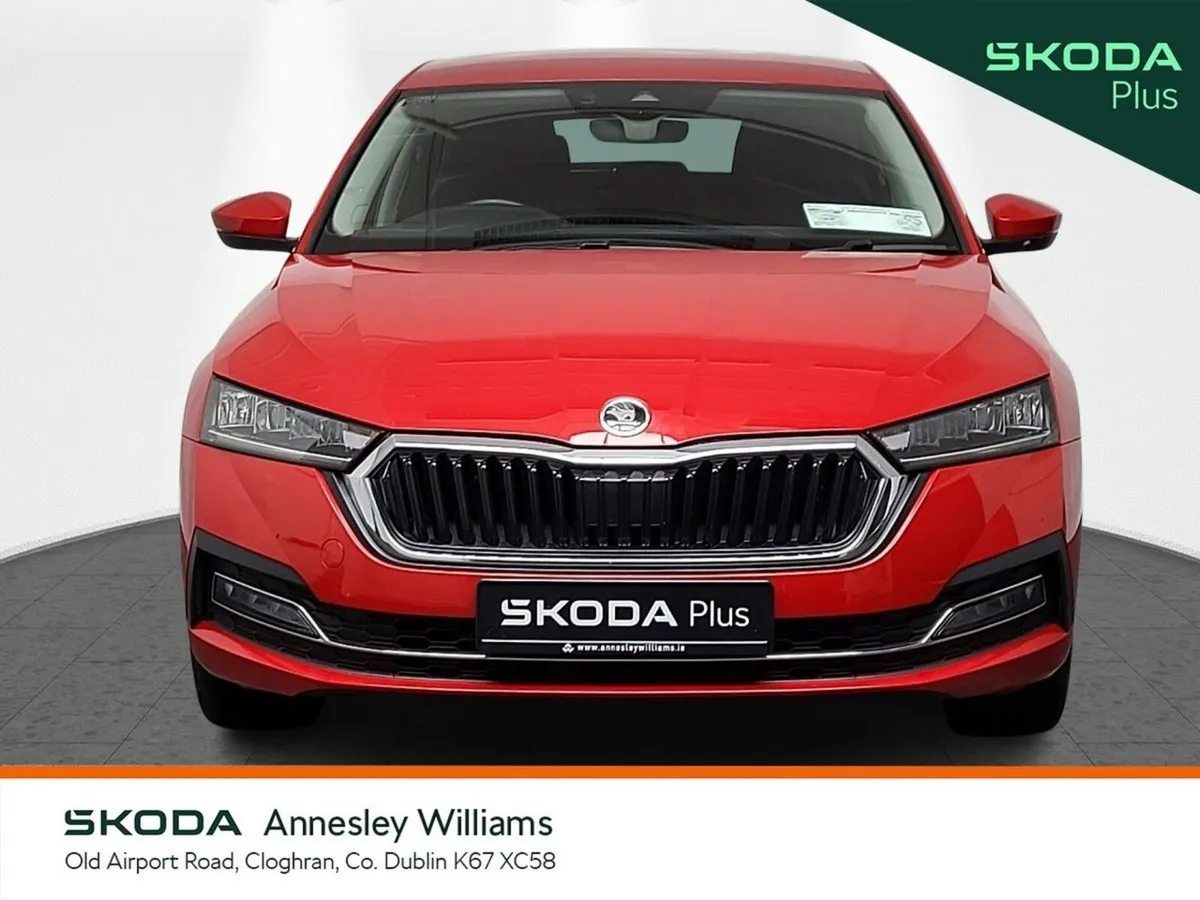 Skoda Octavia Saloon, Petrol, 2022, Red