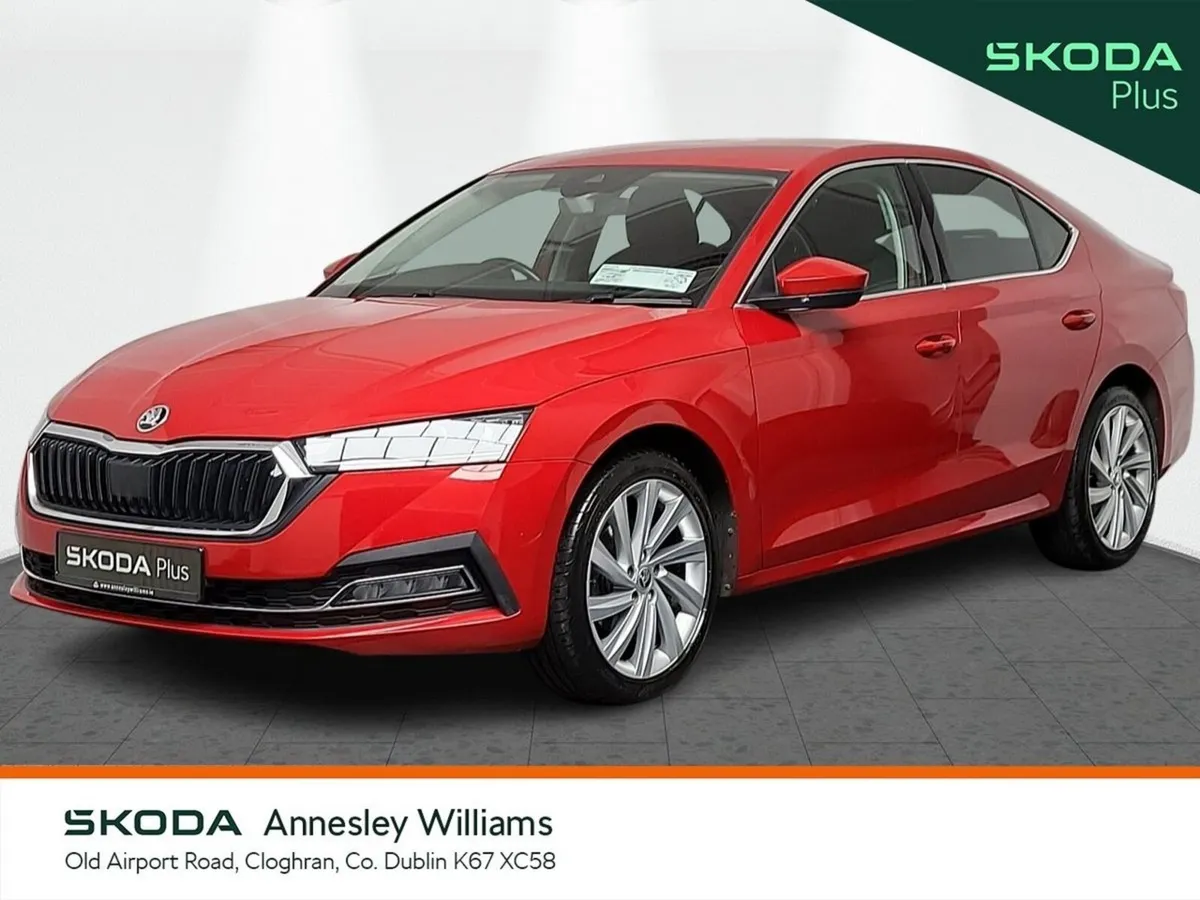 Skoda Octavia Saloon, Petrol, 2022, Red