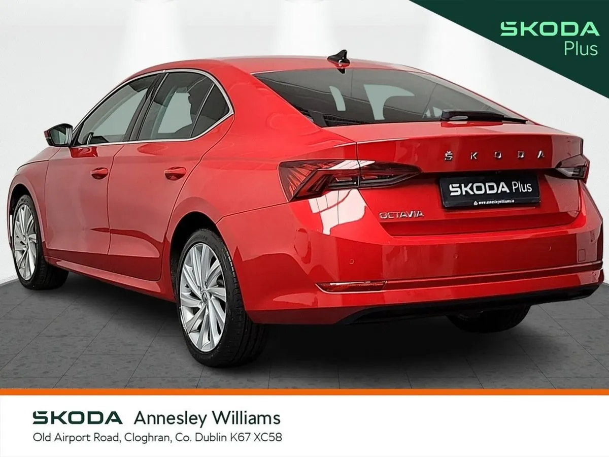Skoda Octavia Saloon, Petrol, 2022, Red