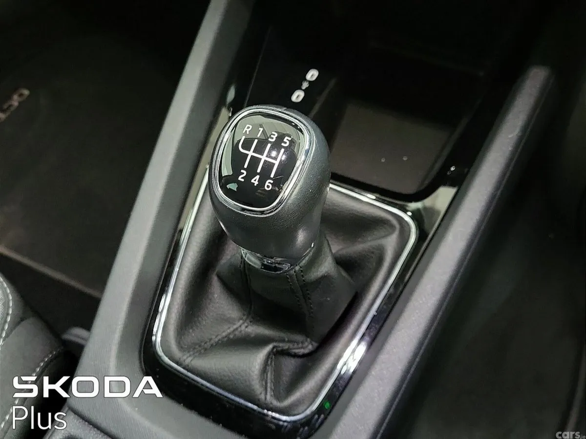 Skoda Octavia Saloon, Petrol, 2022, Red