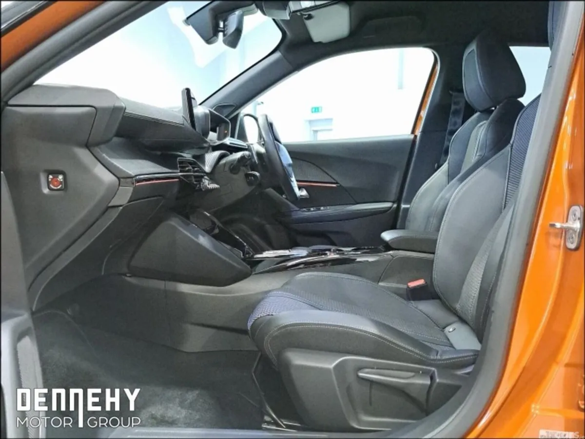 Peugeot 2008 MPV, Petrol, 2022, Orange