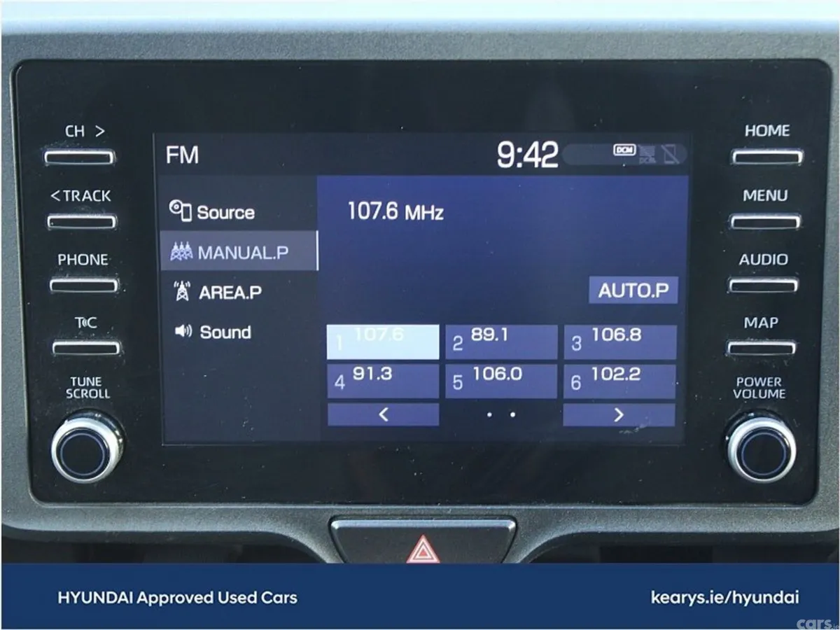 Toyota Yaris Hatchback, Petrol Hybrid, 2021, Silver