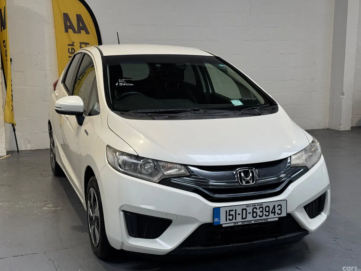 Honda Fit Hatchback, Petrol Hybrid, 2015, White