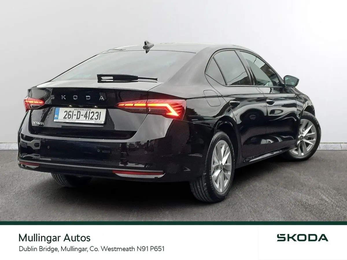 Skoda Octavia Saloon, Petrol, 2026, Black