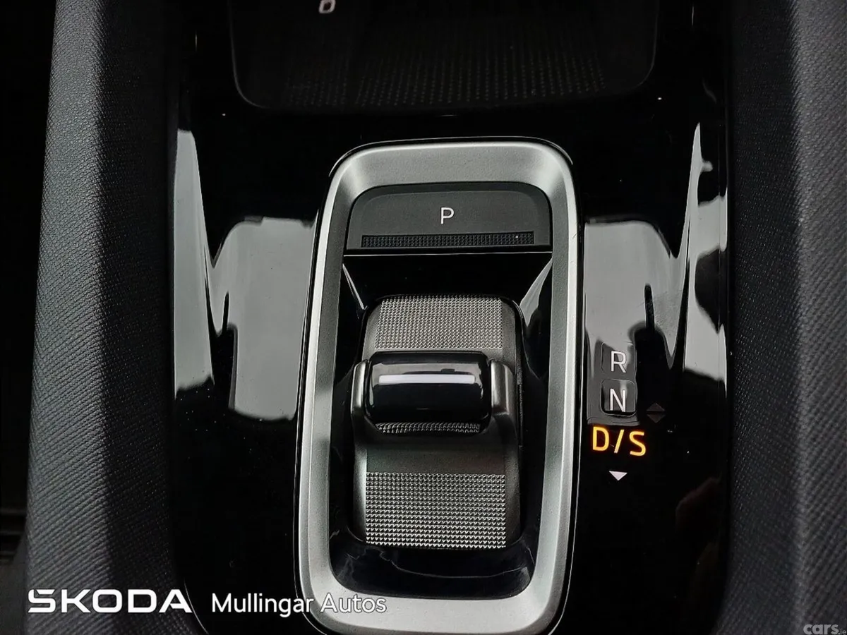 Skoda Octavia Saloon, Petrol, 2026, Black