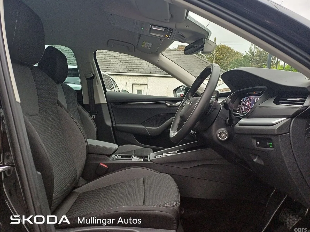 Skoda Octavia Saloon, Petrol, 2026, Black