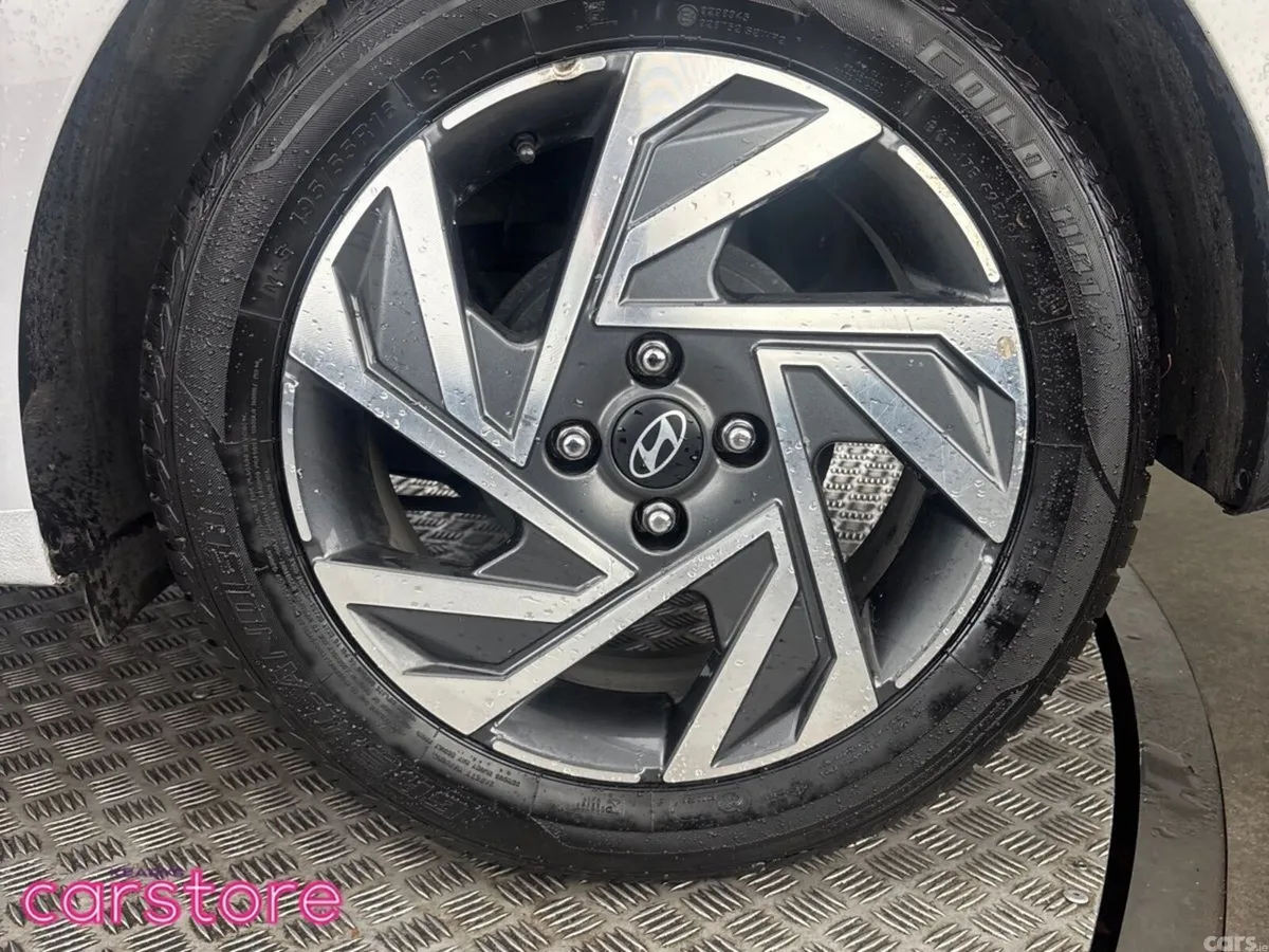 Hyundai i20 Hatchback, Petrol, 2024, Grey
