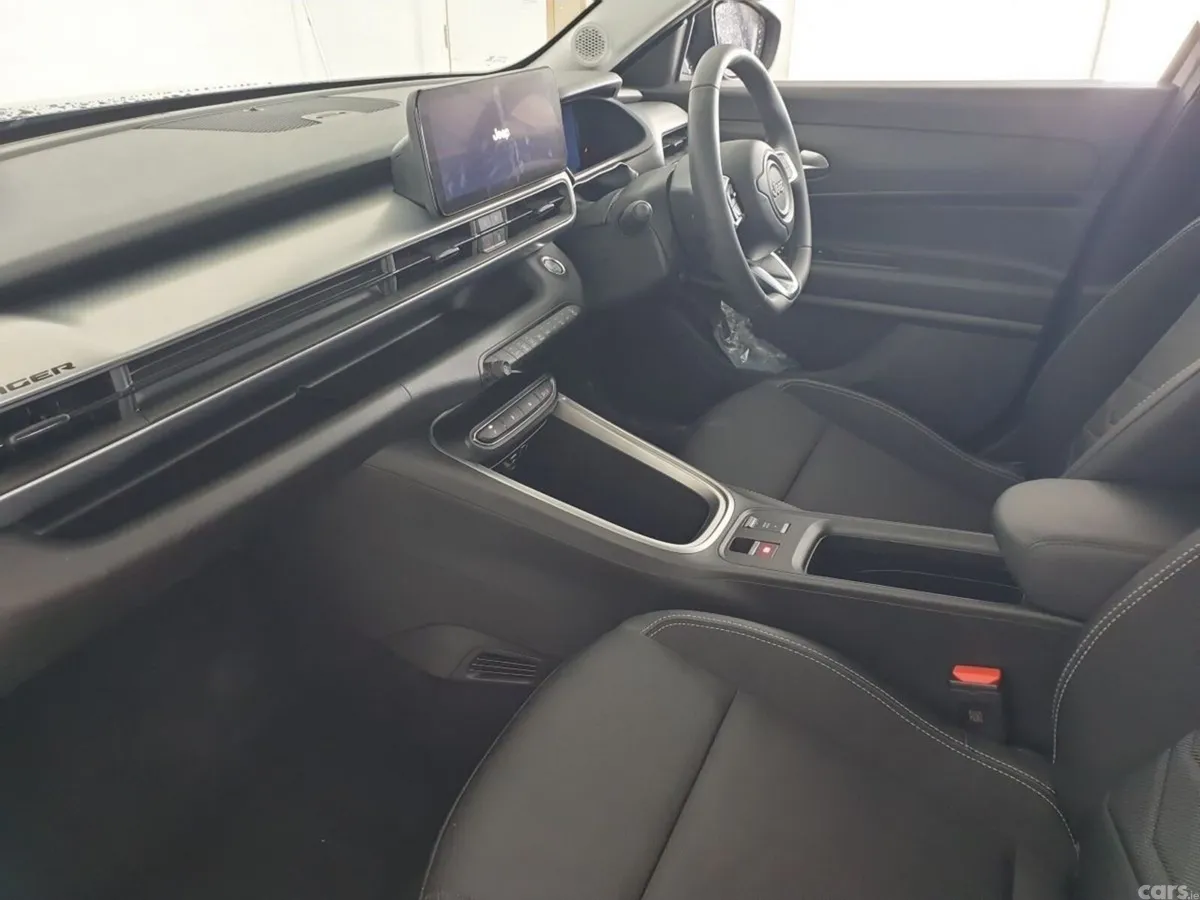 Jeep Avenger SUV, Electric, 2025, Grey