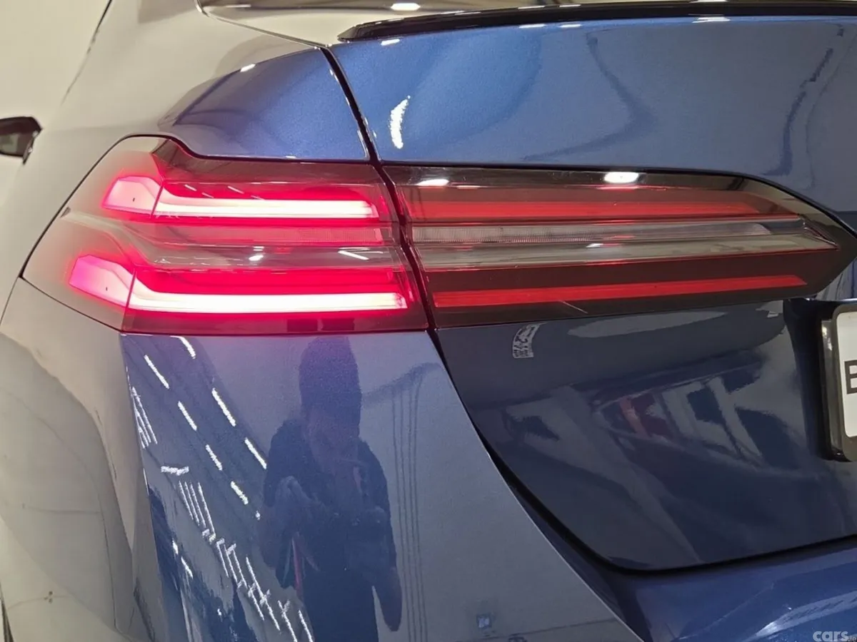BMW 5-Series Saloon, Petrol Plug-in Hybrid, 2025, Blue