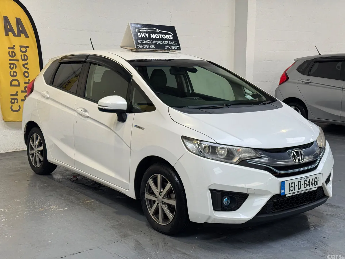 Honda Fit Hatchback, Petrol Hybrid, 2015, White