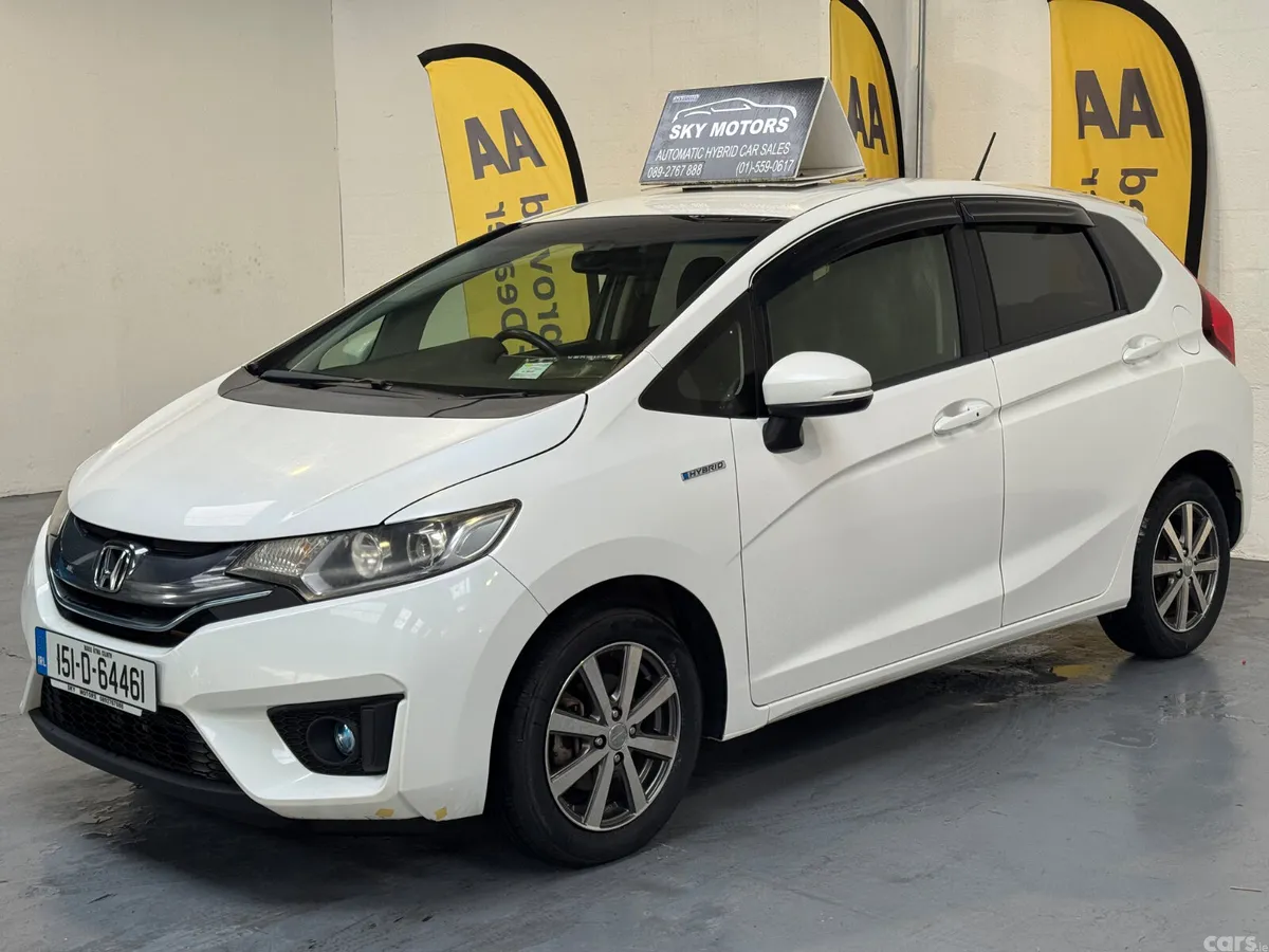 Honda Fit Hatchback, Petrol Hybrid, 2015, White