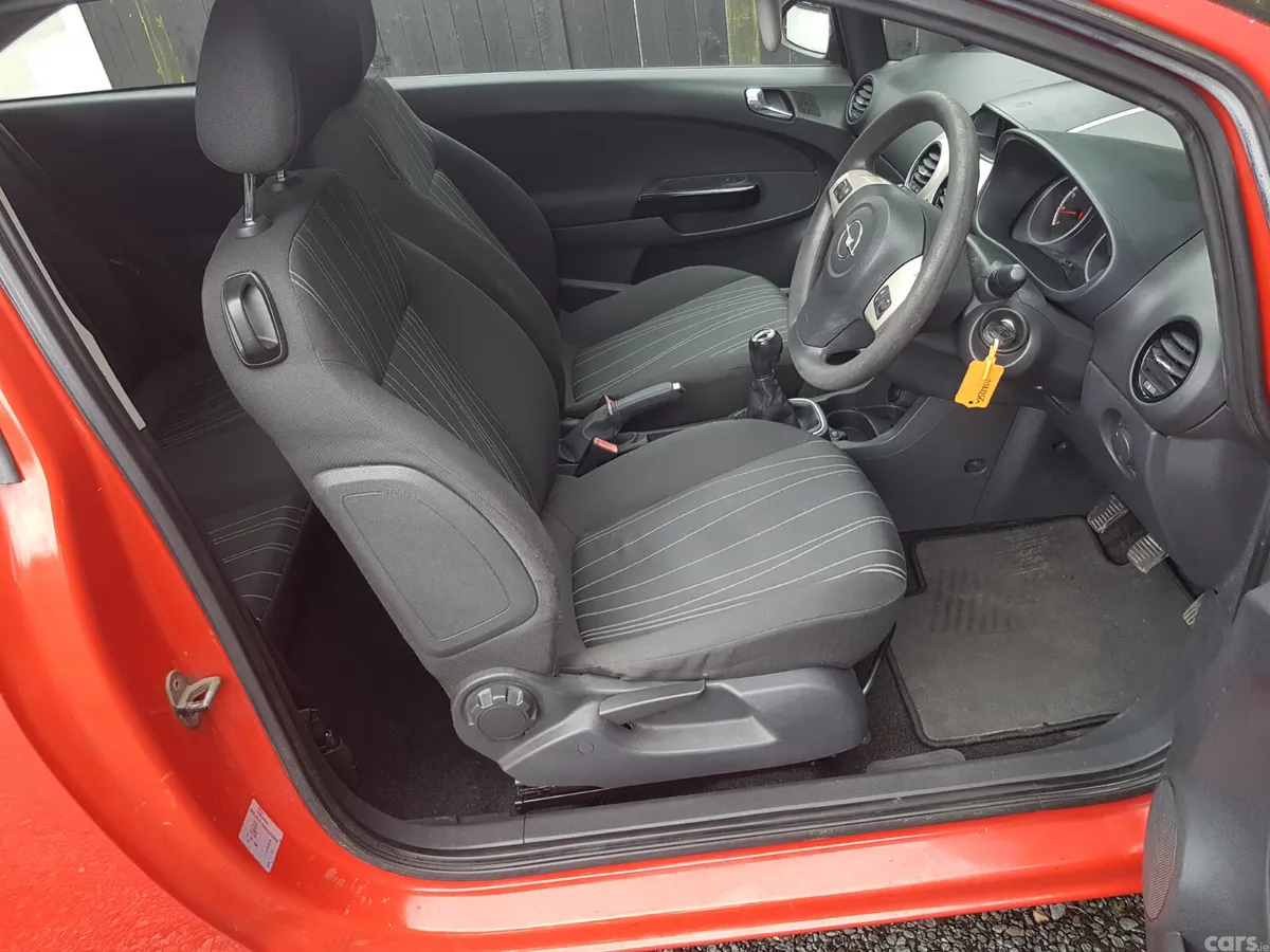 Opel Corsa Hatchback, Petrol, 2008, Red