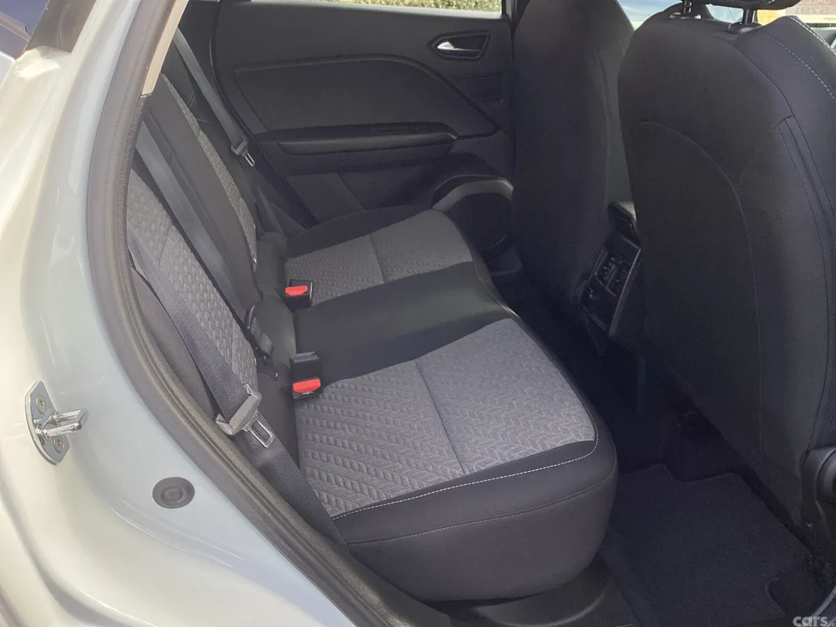 Renault Captur Hatchback, Petrol, 2022, White