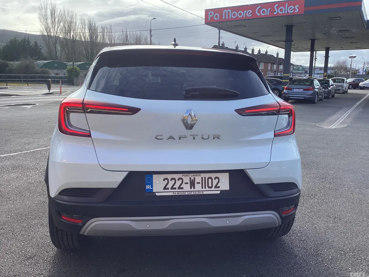 Renault Captur Hatchback, Petrol, 2022, White