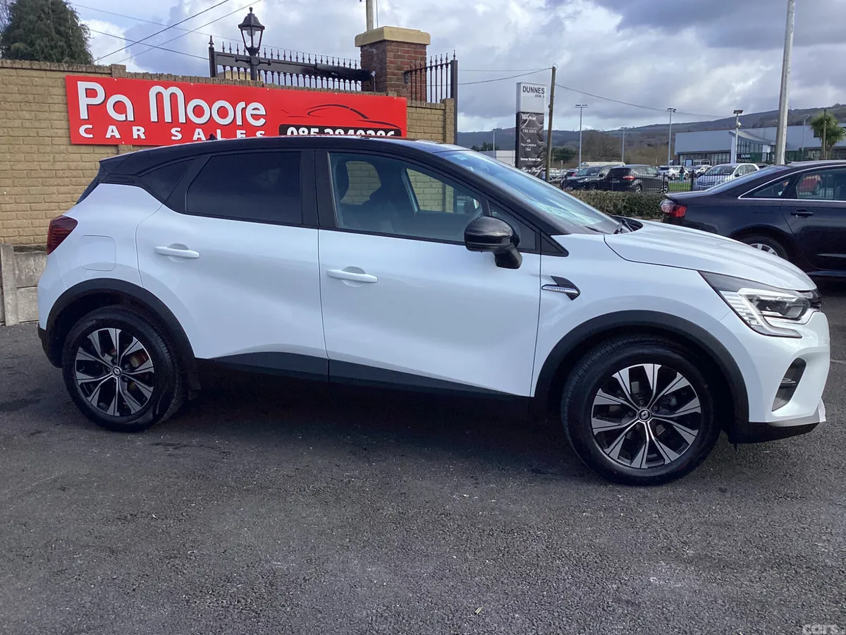 Renault Captur Hatchback, Petrol, 2022, White