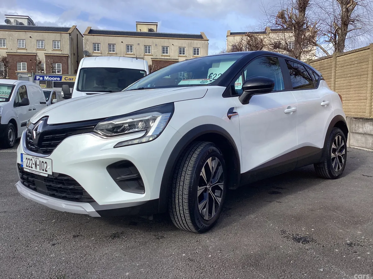 Renault Captur Hatchback, Petrol, 2022, White