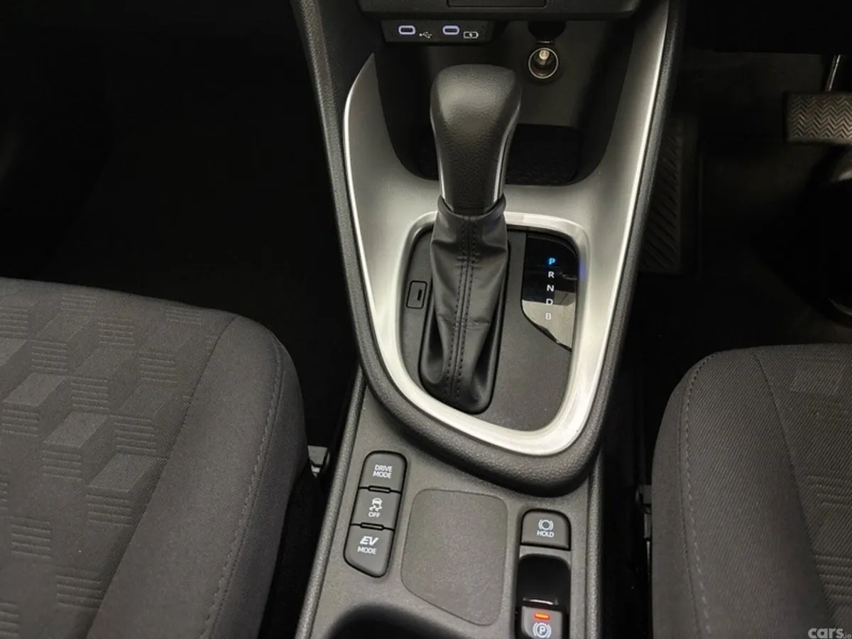 Toyota Yaris Hatchback, Petrol Hybrid, 2027, Red