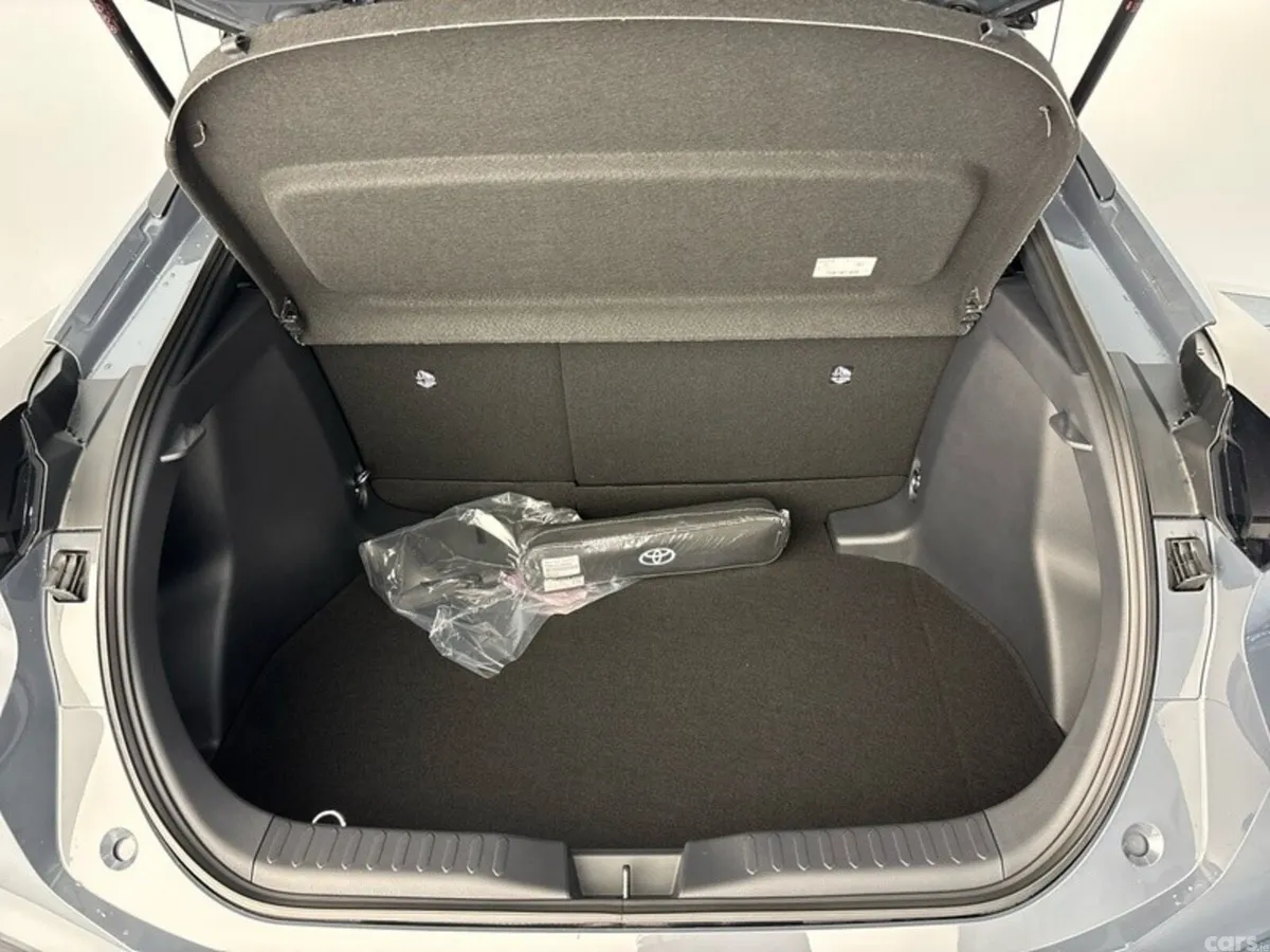 Toyota C-HR SUV, Petrol Hybrid, 2027, 