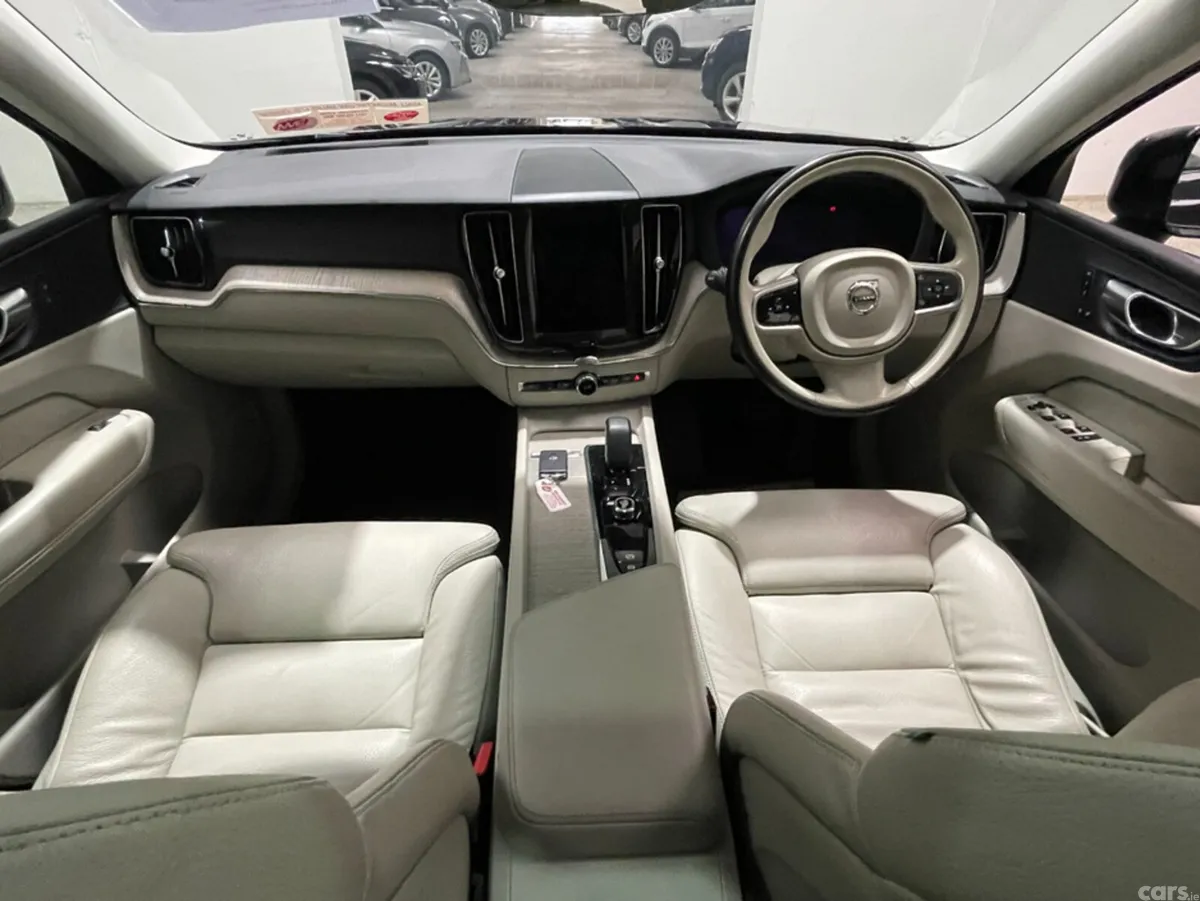 Volvo XC60 SUV, Petrol Plug-in Hybrid, 2023, Black