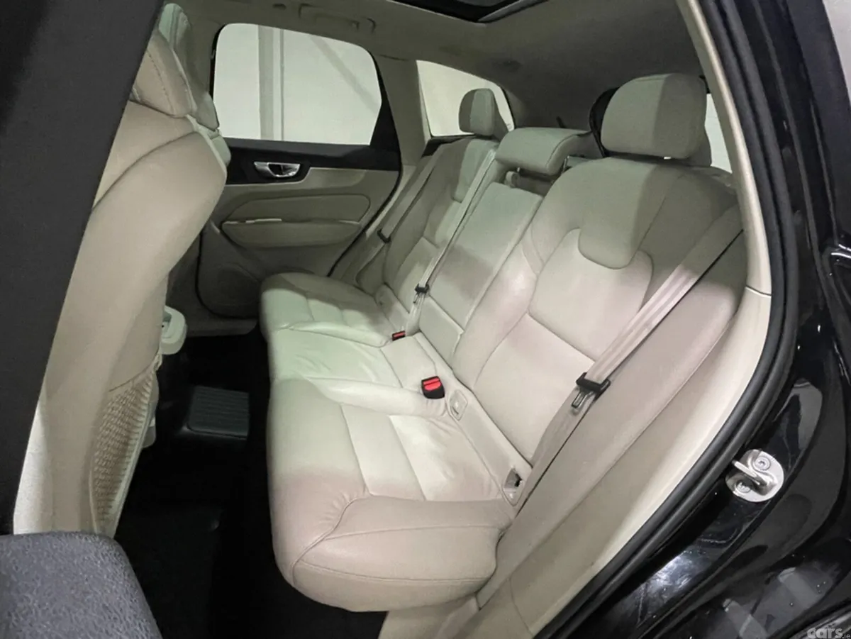 Volvo XC60 SUV, Petrol Plug-in Hybrid, 2023, Black
