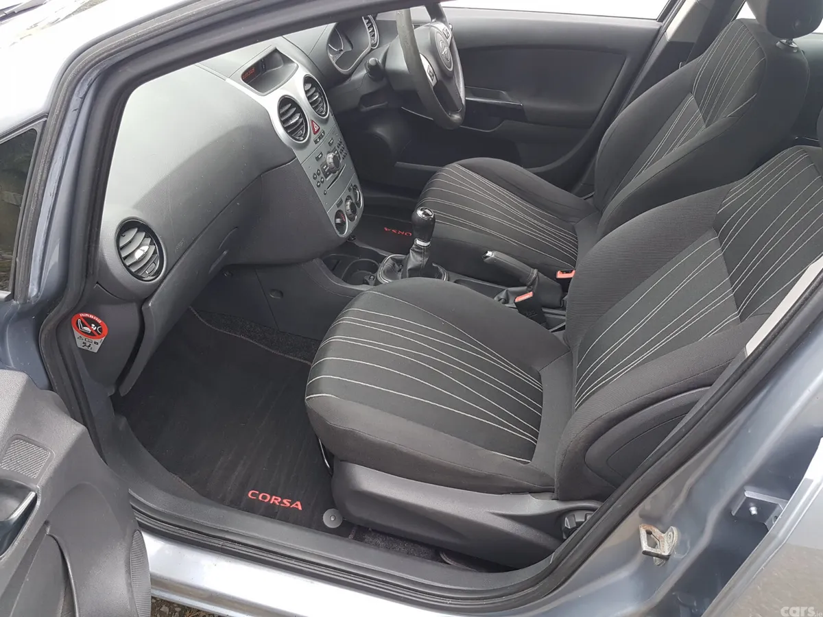 Opel Corsa Hatchback, Petrol, 2010, Silver