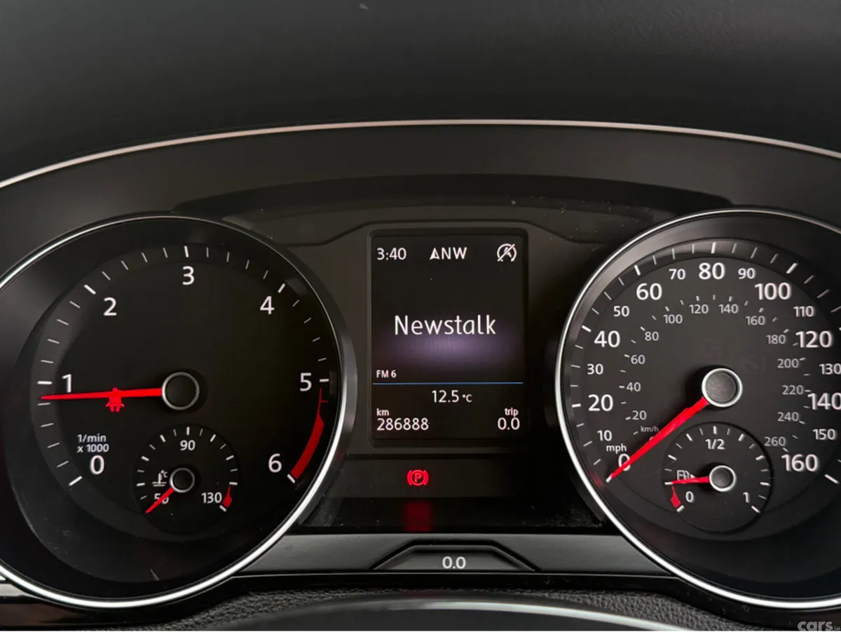Volkswagen Passat Saloon, Diesel, 2018, Grey