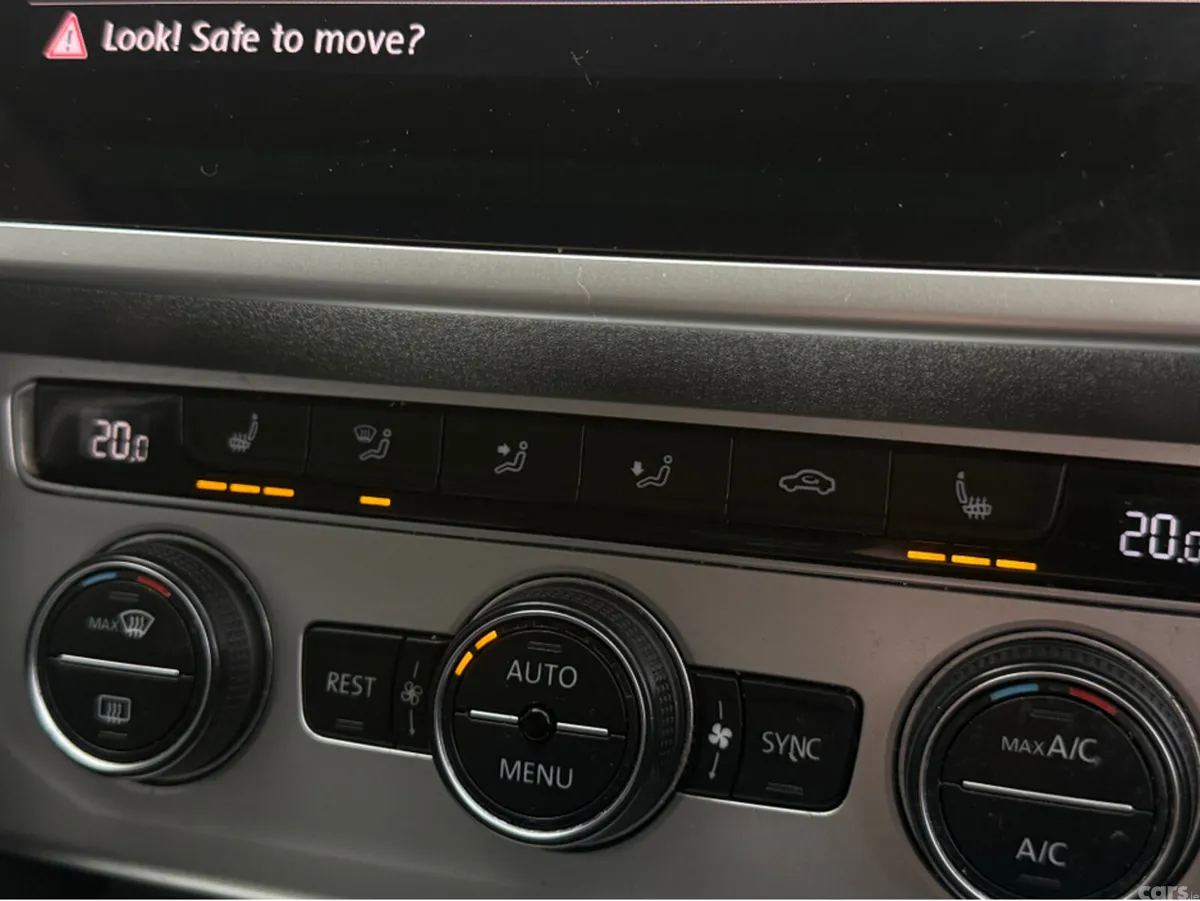 Volkswagen Passat Saloon, Diesel, 2018, Grey