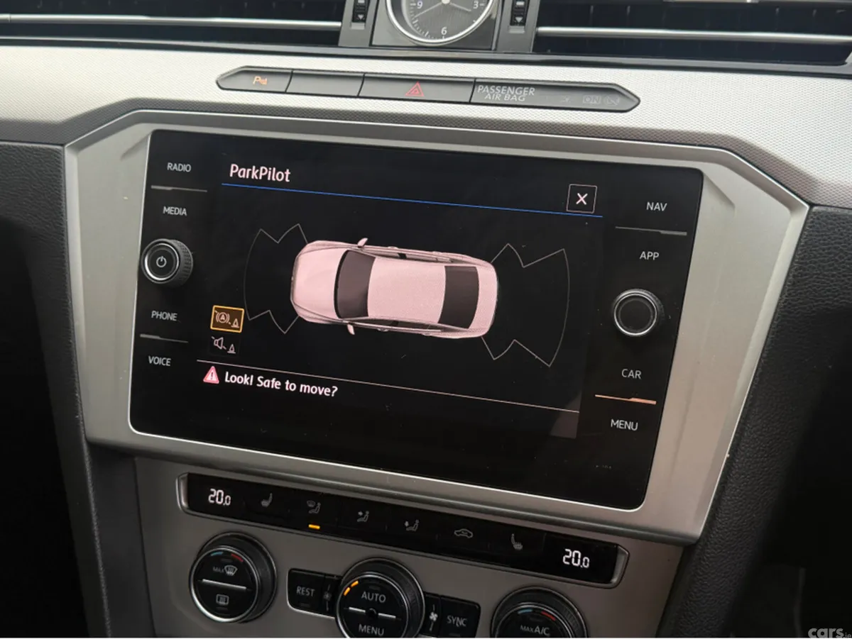 Volkswagen Passat Saloon, Diesel, 2018, Grey
