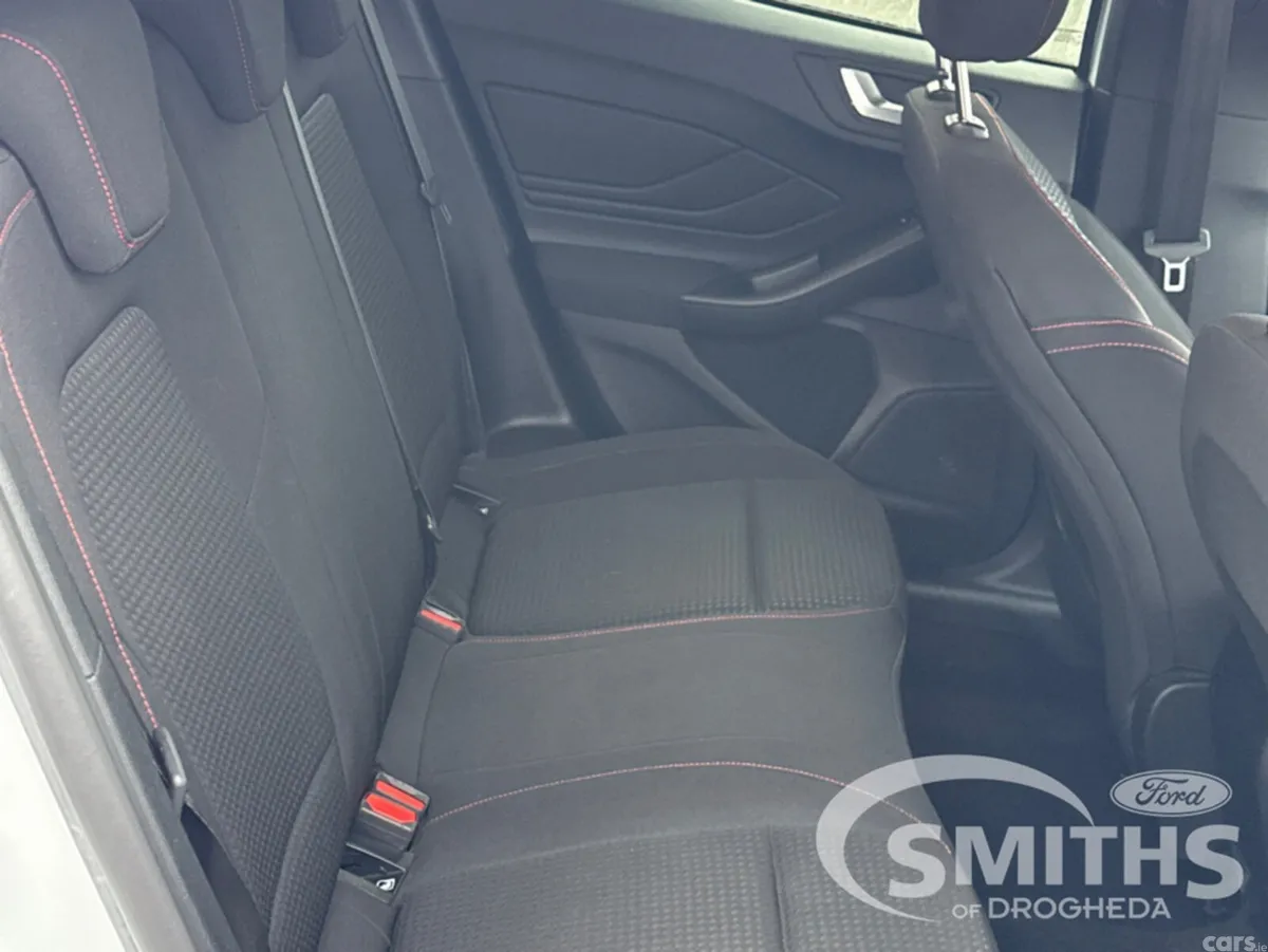 Ford Focus Hatchback, Petrol Hybrid, 2023, White