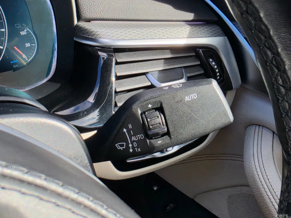 BMW 5-Series Saloon, Petrol Plug-in Hybrid, 2018, Black