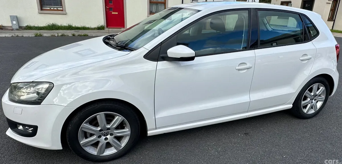 Volkswagen Polo Hatchback, Petrol, 2012, White
