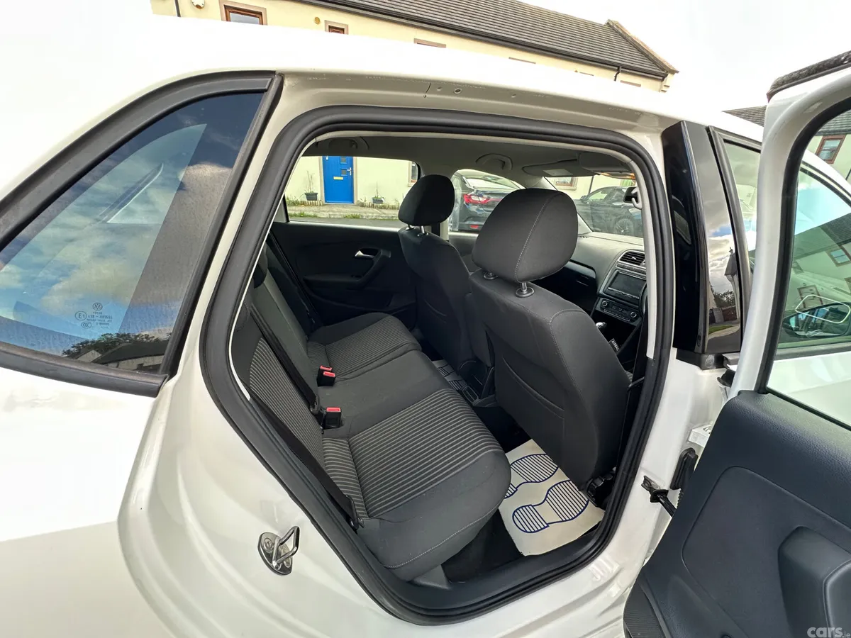 Volkswagen Polo Hatchback, Petrol, 2012, White