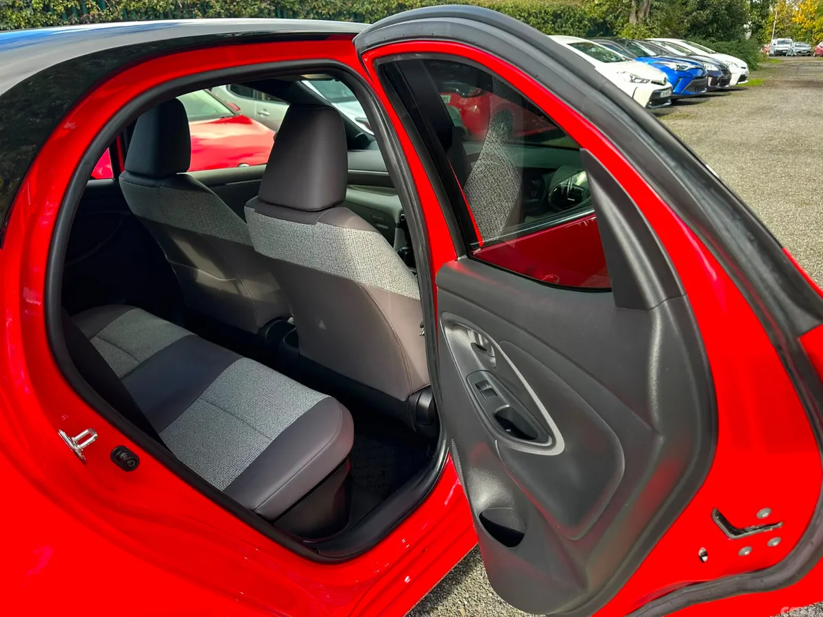 Toyota Yaris Hatchback, Petrol Hybrid, 2021, Red